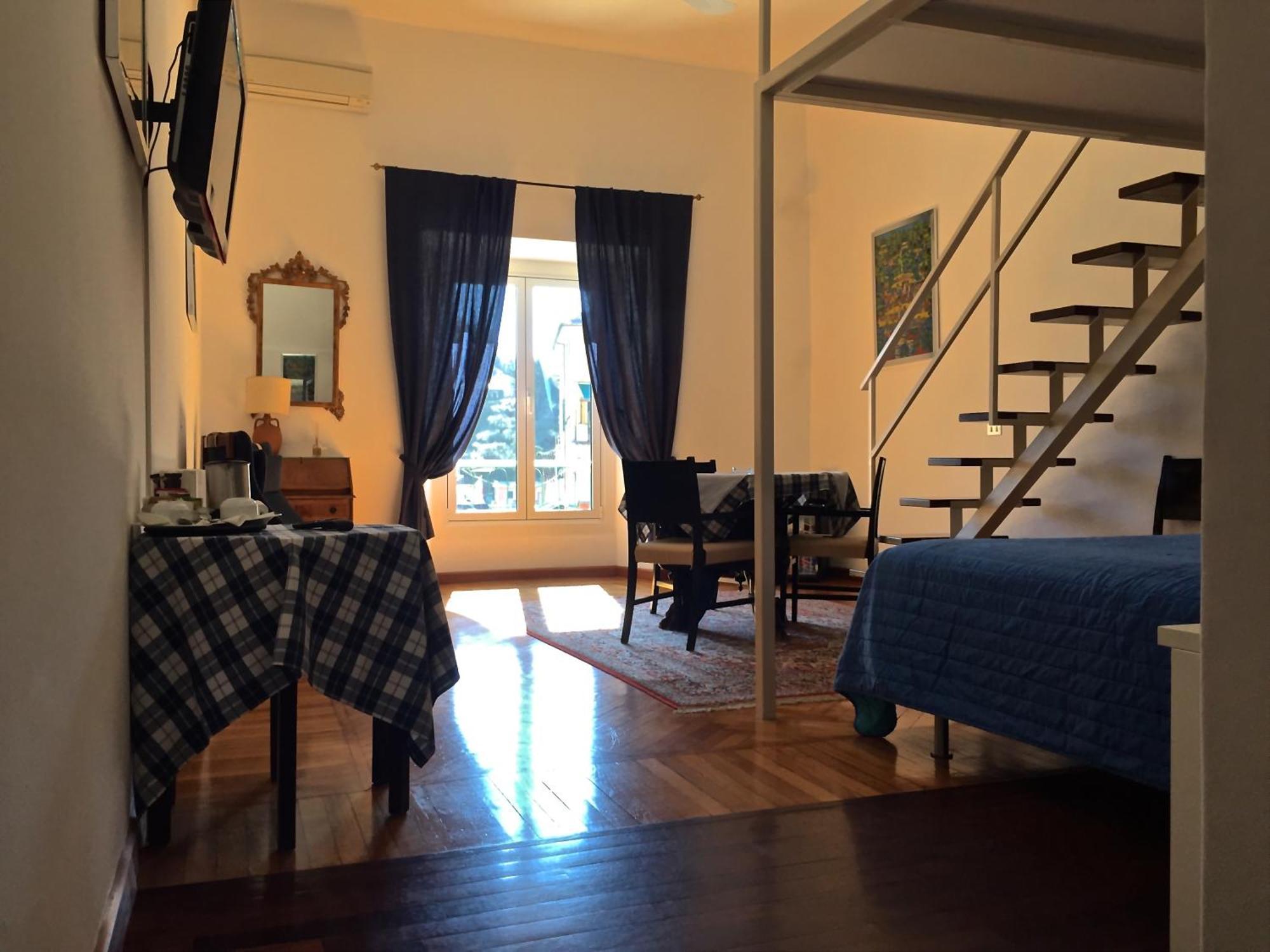 Hotell Nazionale 3*